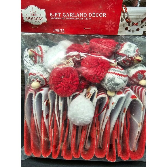 6 ft Christmas Garland | Red | Grey | Gray | White | Knitted Ugly Sweater - Picture 4 of 5